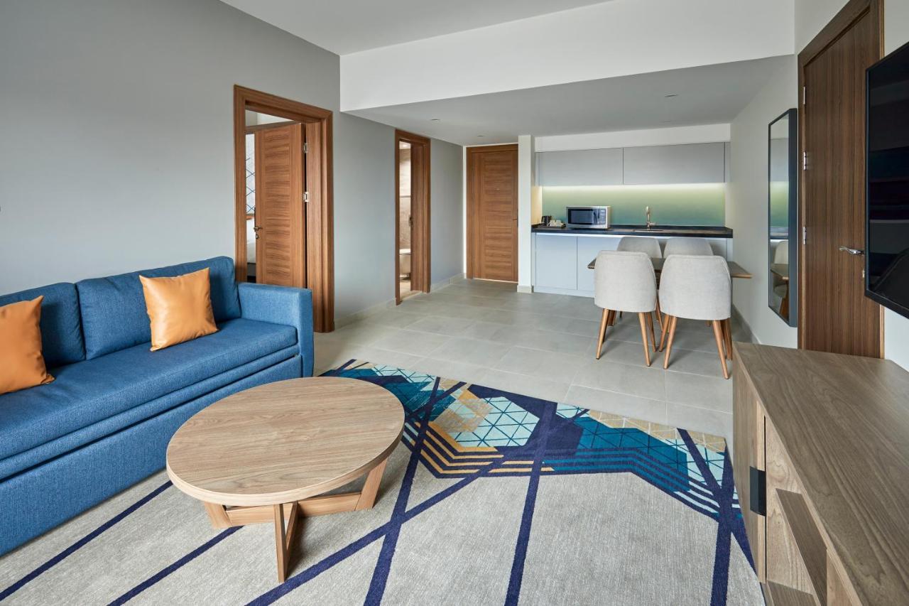 Holiday Inn Tabuk By Ihg Exterior photo