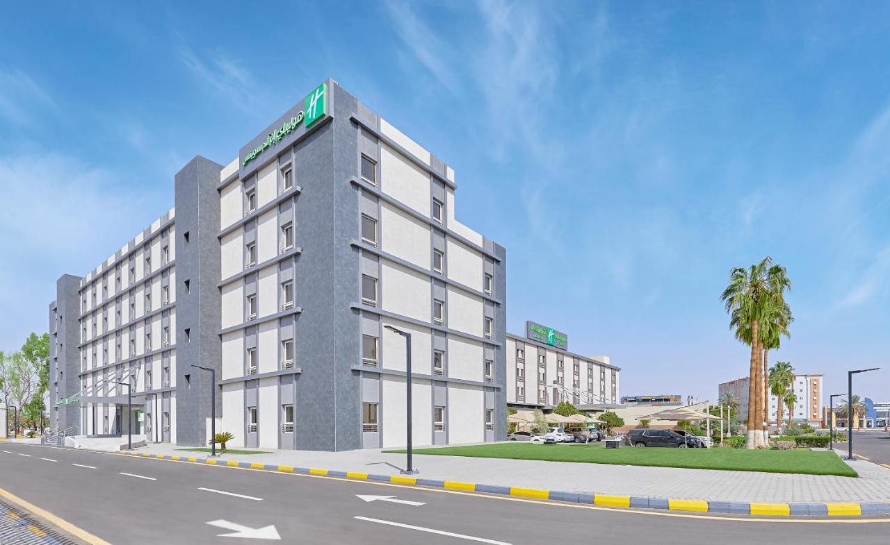 Holiday Inn Tabuk, An Ihg Hotel Exterior photo