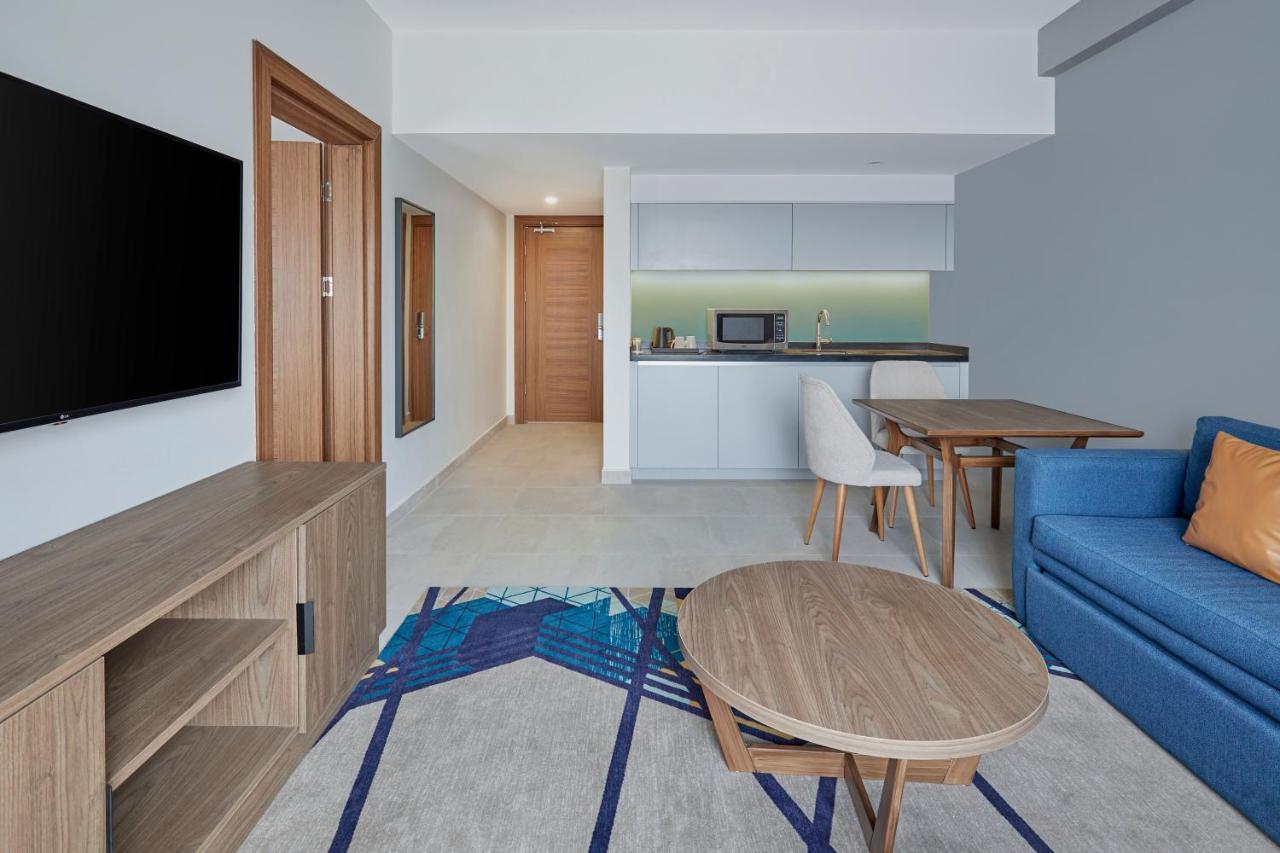 Holiday Inn Tabuk By Ihg Exterior photo
