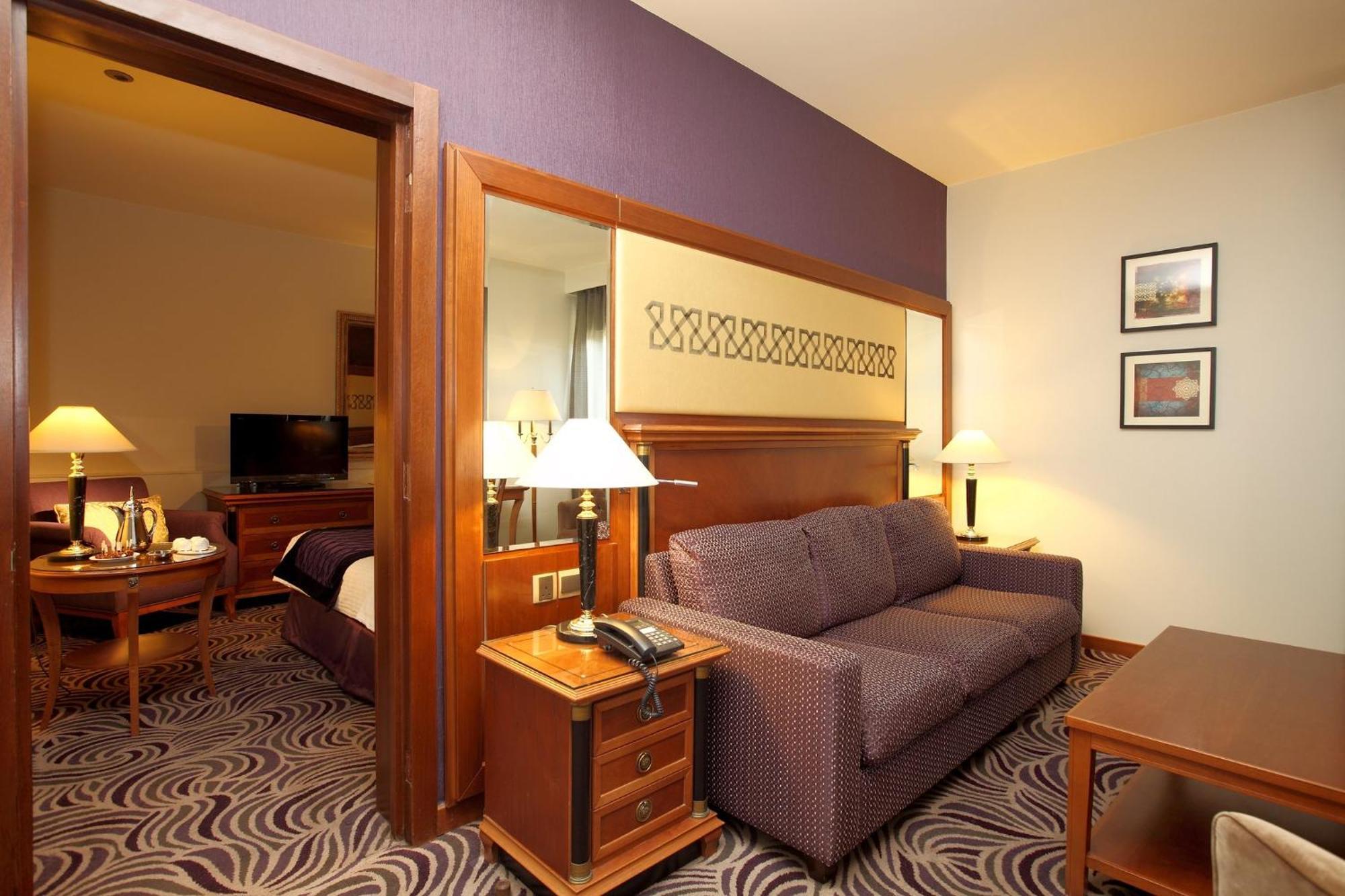 Holiday Inn Tabuk By Ihg Exterior photo