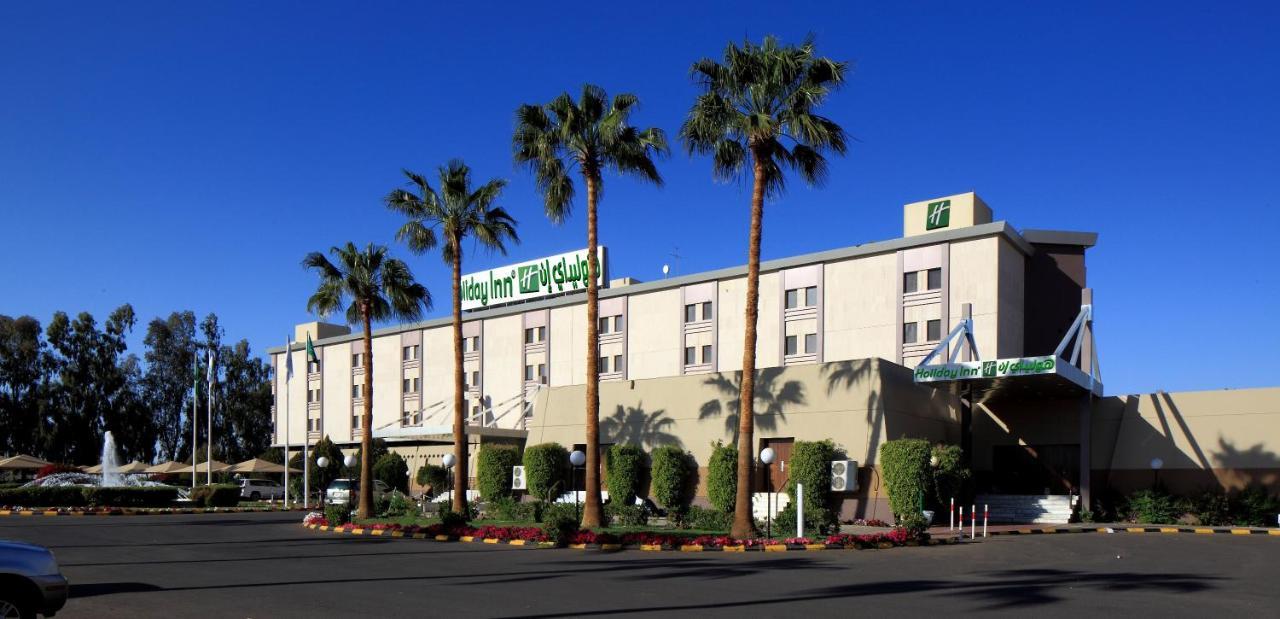 Holiday Inn Tabuk, An Ihg Hotel Exterior photo